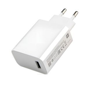 با شارژر دیواری شیائومی مدل ۶۷ وات به همراه کابل تبدیل USB-C، میتوانید گوشیهای شیائومی خود را با سرعت بالا و به صورت ایمن شارژ کنید.