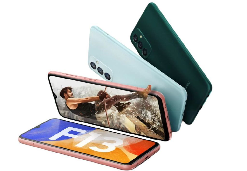 موبایل Samsung F13 نمایشگر ال‌سی‌دی 6.6 اینچی دارد که یک ناچ قطره آب در بالای آن مشاهده می‌شود؛ نمایشگری که شرکت سازنده از آن با عنوان Infinity-V یاد می‌کند.